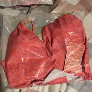 Kortni Jeane scoop back top- NWT